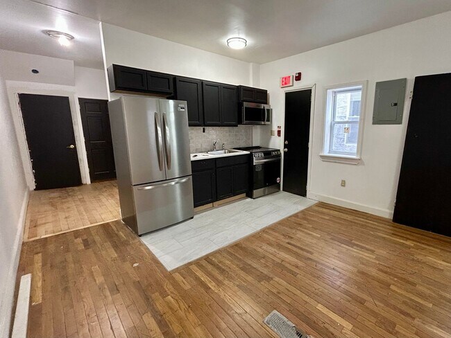 Foto del edificio - 2823 W Girard Ave