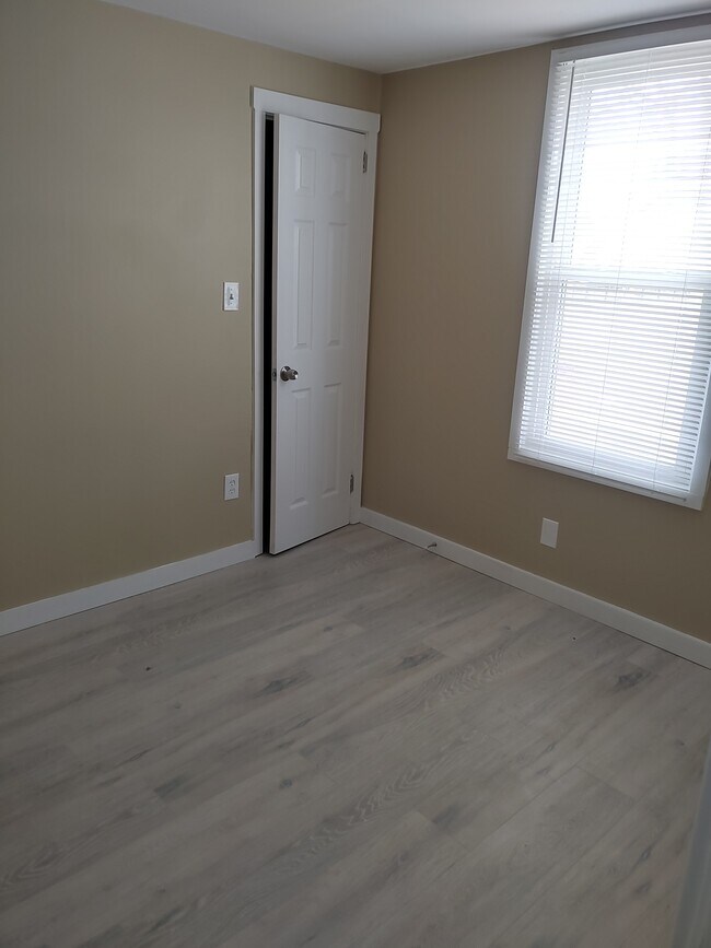 Building Photo - 545 Tronolone Pl