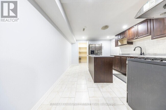 Building Photo - 72 Lampman Dr