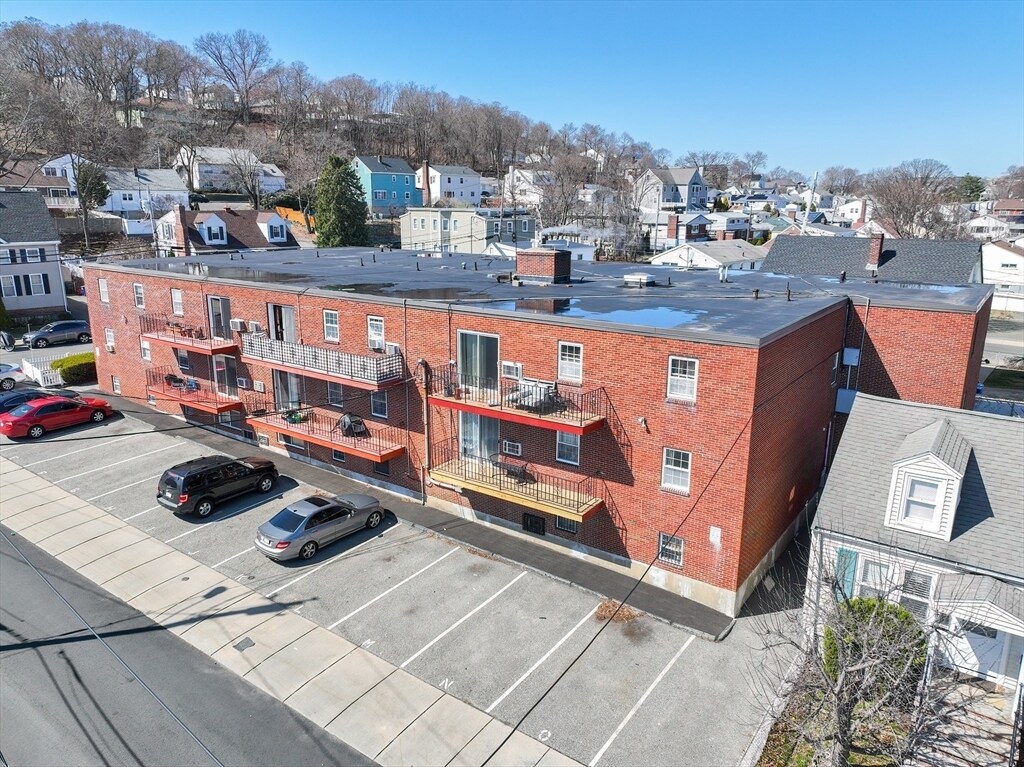 Primary Photo - 74 Springvale Ave