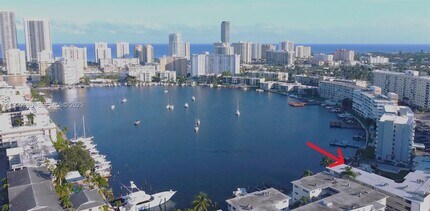 Building Photo - 450 Golden Isles Dr