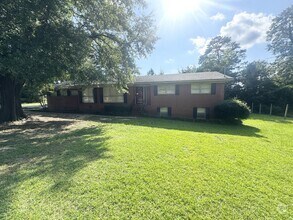 Building Photo - 1618 Cambridge Dr