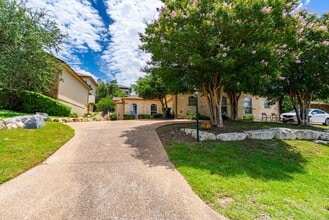 Building Photo - 1305 Delsie Dr