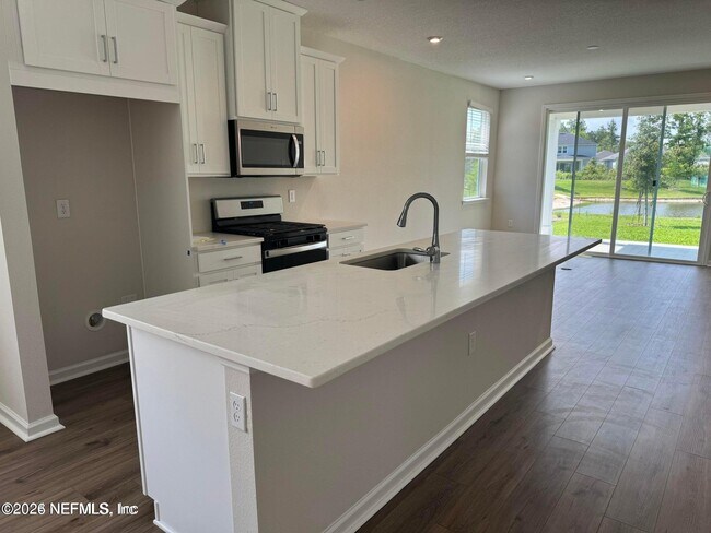 Foto del edificio - 41 Spruce Hl Pt