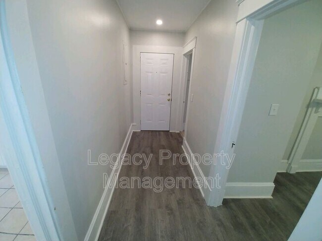 Foto del edificio - 703 Askew St