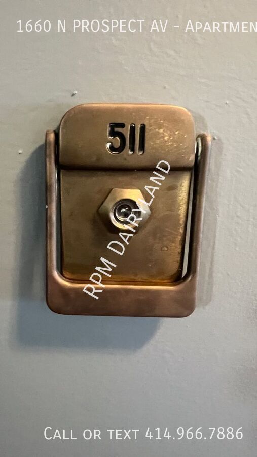 Foto del edificio - 1660 N Prospect Ave