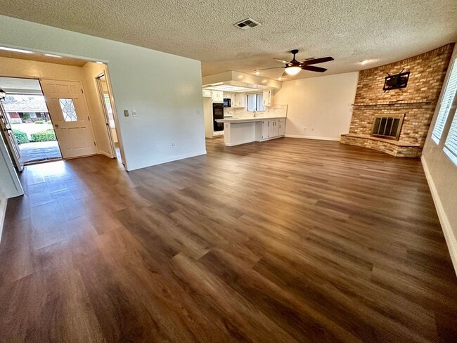 Foto del edificio - Haggin Oaks Cul De Sac Beauty! Best Schools and Shopping! 3Bed 2Bath $2,750Rent $2,750Deposit App...