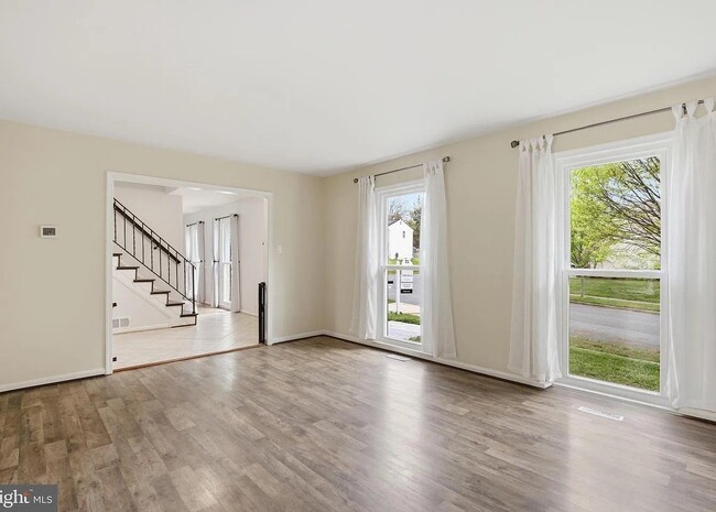 Foto del edificio - 1551 E Anderson Dr