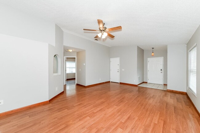 Building Photo - 3575 Chinaberry Ln
