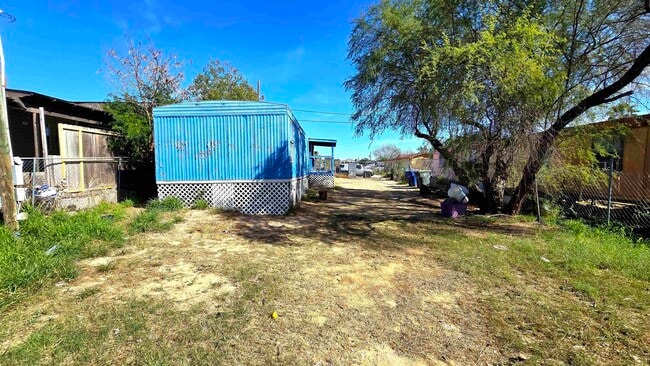 Building Photo - 4528 La Cienega Ln