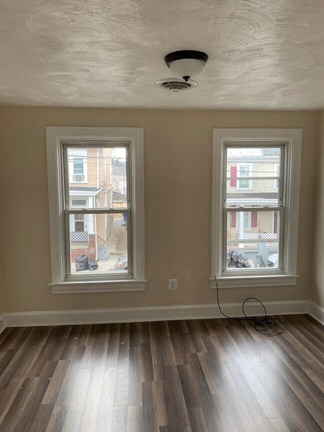Foto del edificio - 237 S Mulberry St