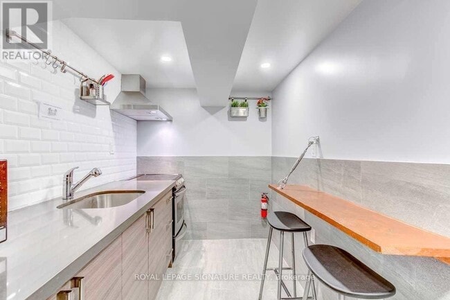 Photo du bâtiment - 394 Kane Ave