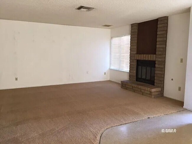 Foto del edificio - Comfy 3 bed 2 bath