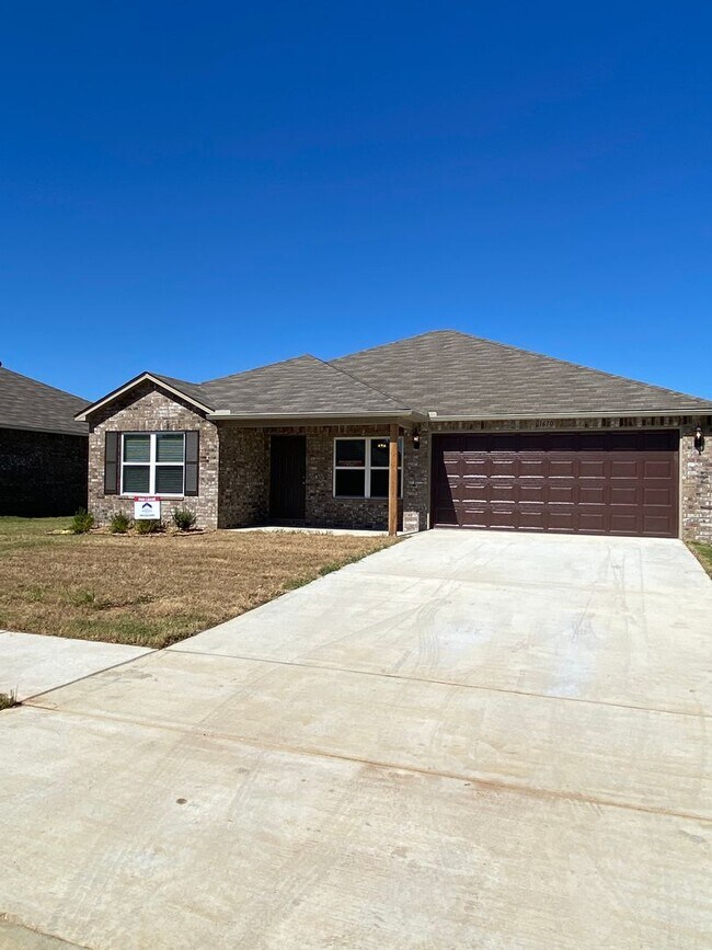 Building Photo - Four Bedroom | Two Bathroom Home in Conrad...