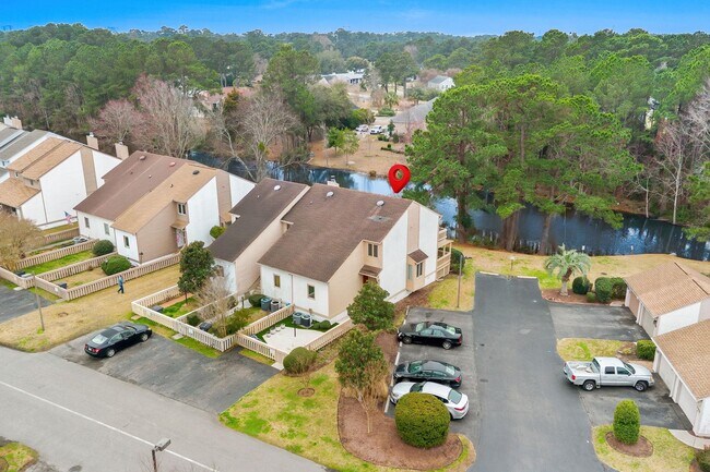 Building Photo - 4088 Fairway Lakes Dr