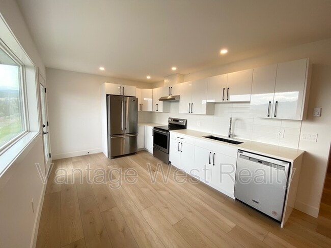 Building Photo - 2807-2807 Copper Ridge Dr