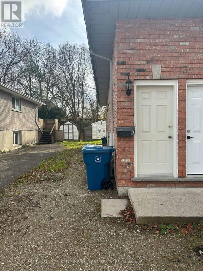 Building Photo - 13 Inverness St