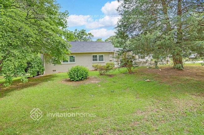 Building Photo - 547 Rustic Rd