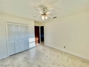 Building Photo - 615 SE 14th Terrace