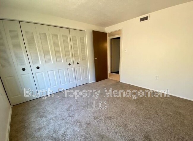 Foto del edificio - 27708 Evergreen Run