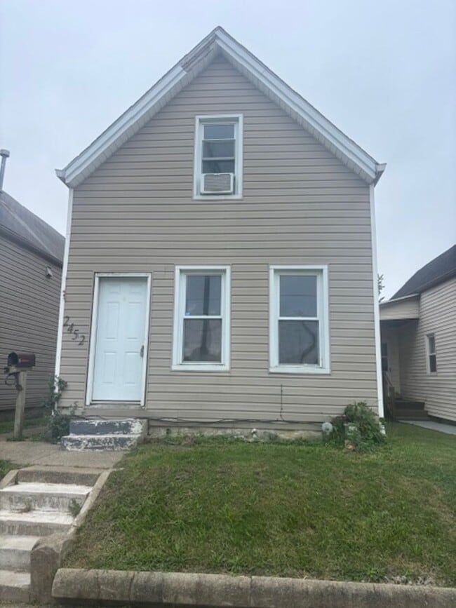 Building Photo - 2452 W Maryland St