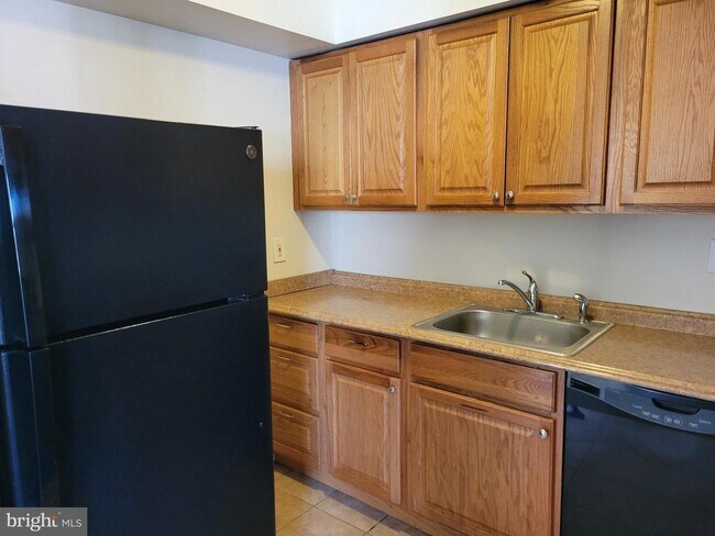 Foto del edificio - 3798 Woodland Ave
