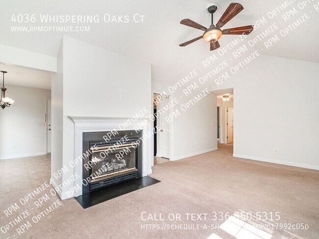 Foto del edificio - 4036 Whispering Oaks Ct