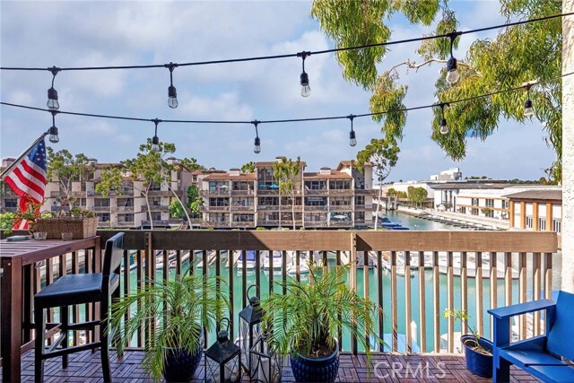 Building Photo - 9331 Marina Pacifica Dr N