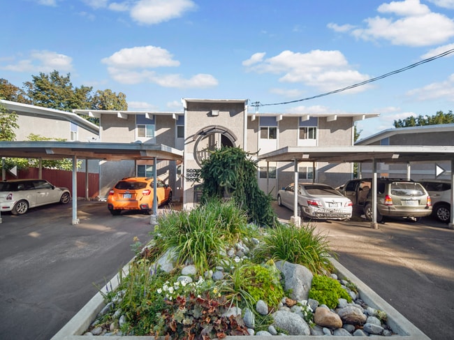 Building Photo - DESIRABLE MILLWOOD NEIGHBORHOOD ON TREE LINED STREET