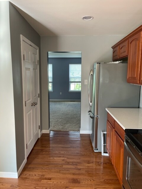 Building Photo - 250 Maple Ridge Dr