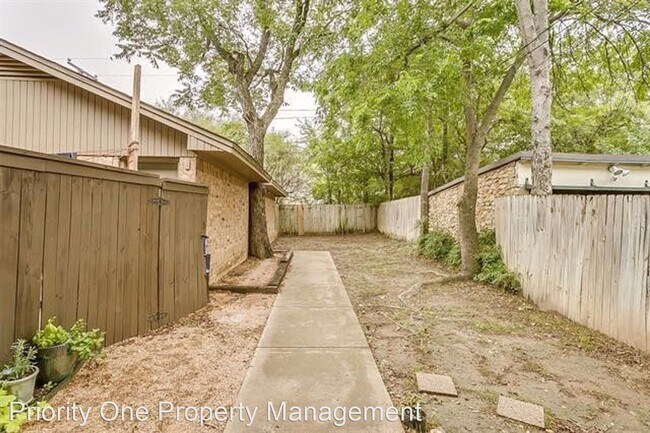 Foto del edificio - 2 br, 2.5 bath House - 3701 W 6th Street