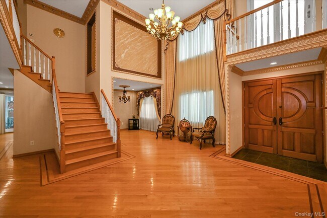 Foto del edificio - 77-16 Kew Forest Ln