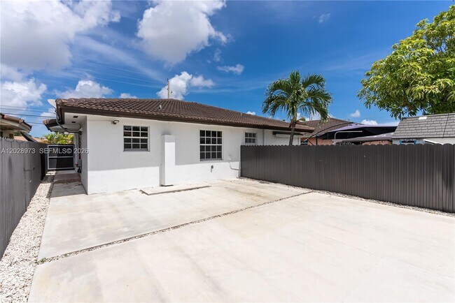 Foto del edificio - 1214 NW 34th Ave
