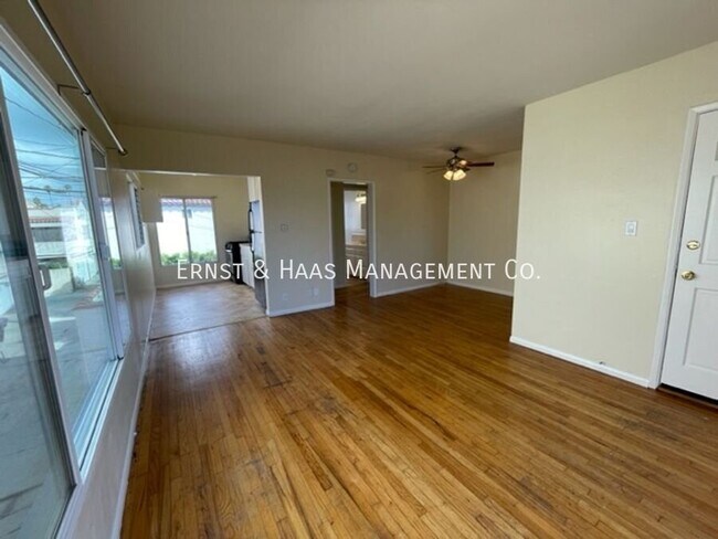 Foto del edificio - 159 Roycroft Ave