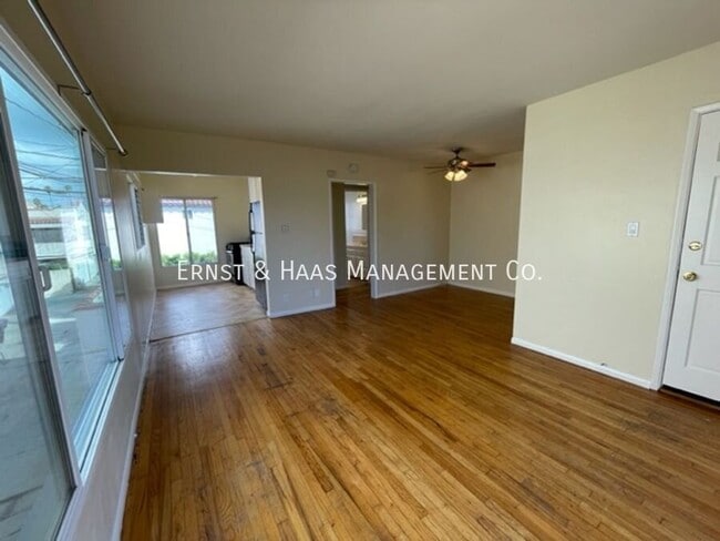 Building Photo - 159 Roycroft Ave