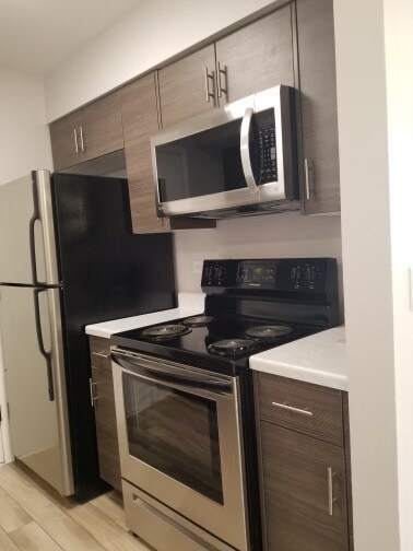 Foto principal - 5105 N East River Rd