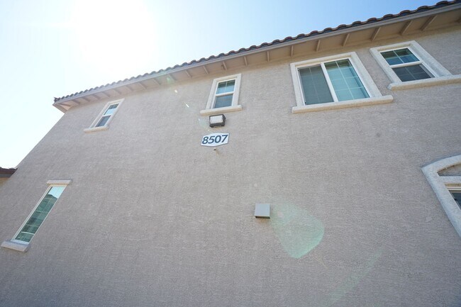 Building Photo - 8507 Insignia Ave