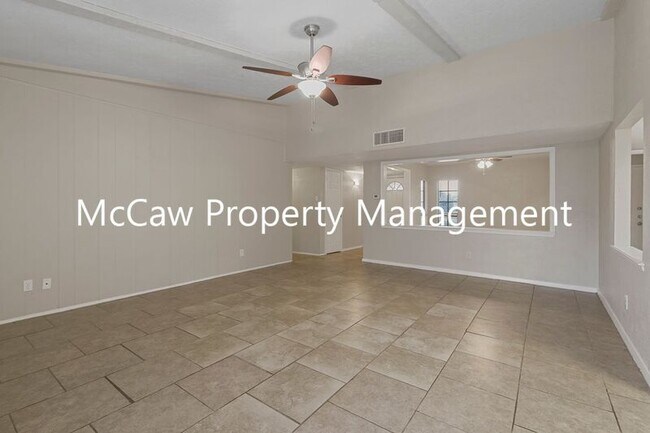 Foto del edificio - 7400 Butternut Ct