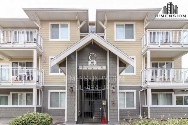 Building Photo - Beautifully Remodeled Studio in a Prime Lo...