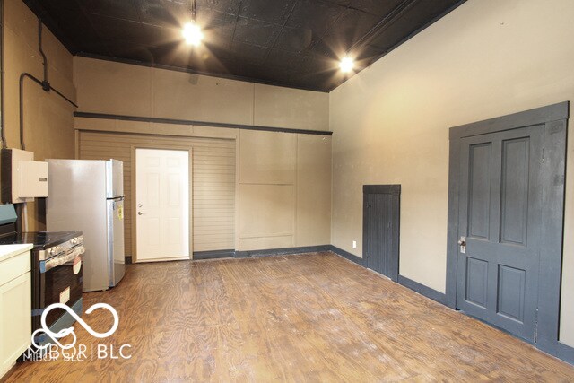 Foto del edificio - 101 S Main St