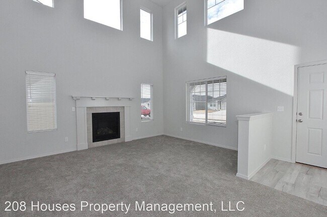 Foto del edificio - 4 br, 2.5 bath House - 17776 N. Pegram Way