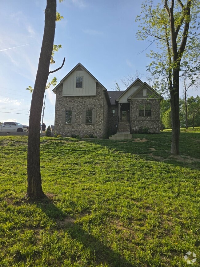 Glover Hills Apartments for Rent with Washer & Dryer Springfield, TN