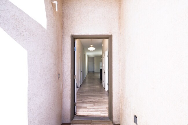 Foto del edificio - 1040 Indigo Sky St