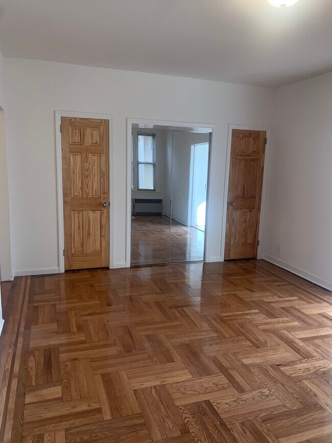 Foto del edificio - 6807 Clyde St