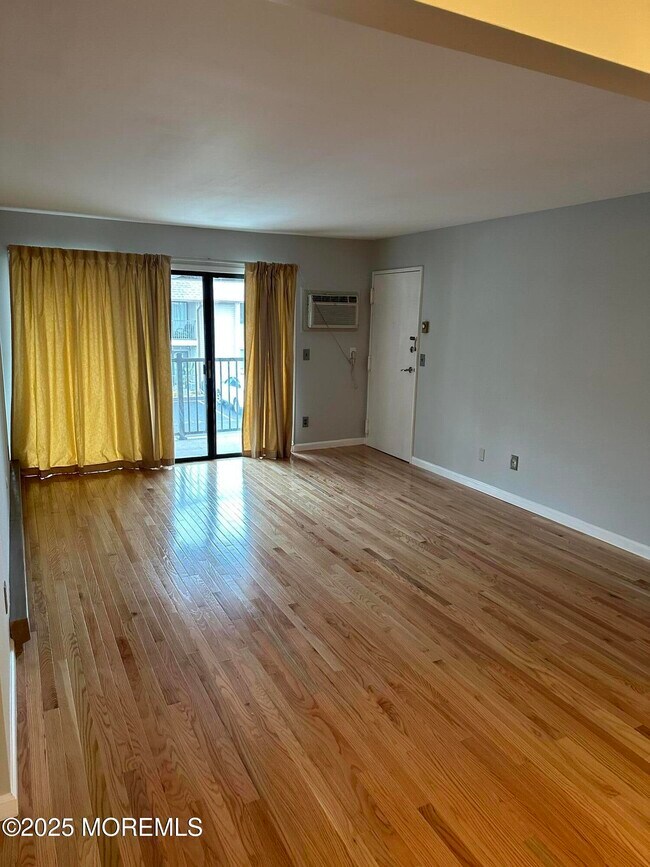 Foto del edificio - 330 Shore Dr