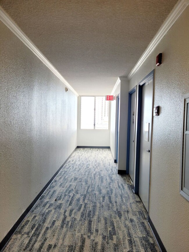 Building Photo - AVAILABLE | Updated Studio | Location: Waikiki, Fairway Villa | Includes: Assigned Parking Space,...