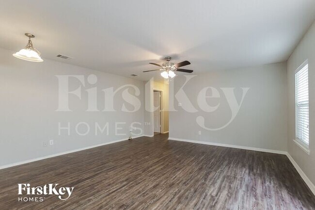 Foto del edificio - 5227 Roth Forest Lane