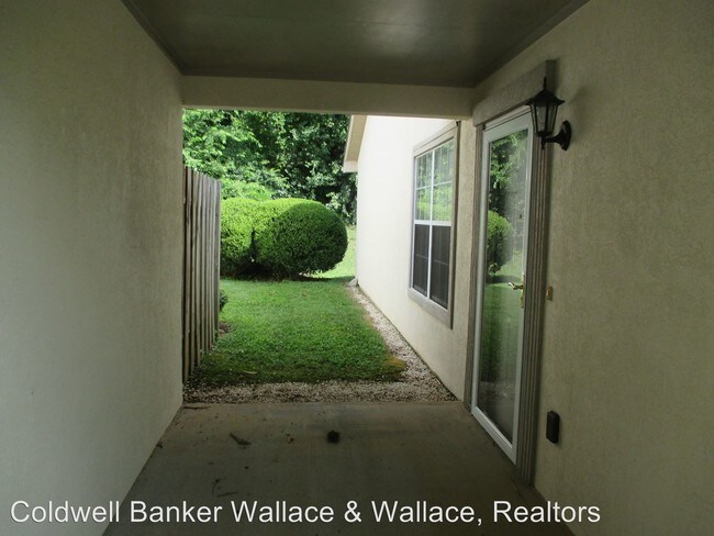 Building Photo - 1714 Stone Hedge Dr