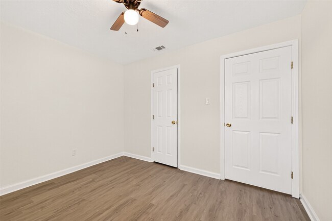 Foto del edificio - 8306 Wayward Rd