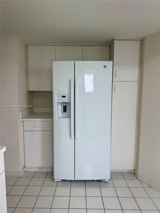Building Photo - $3,100MONTHLY;3300 NE 191ST STREET #1106 A...